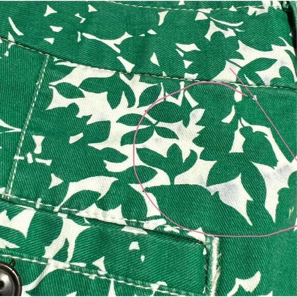 Boden Bermuda Chino Shorts Emerald Green White Floral Pattern Cotton size 10 - Picture 10 of 14